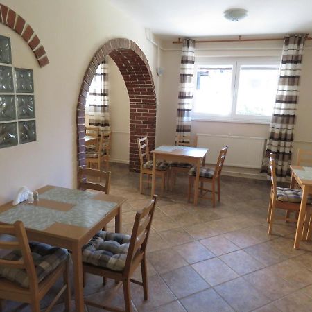 Thermal Apartmanhaz Komárom Εξωτερικό φωτογραφία