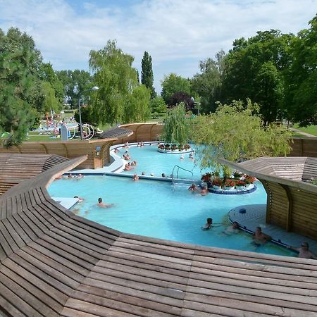 Thermal Apartmanhaz Komárom Εξωτερικό φωτογραφία