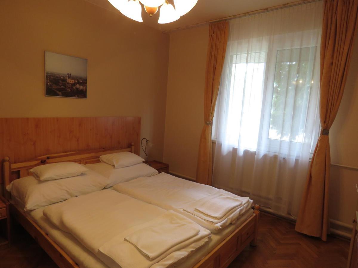 Thermal Apartmanhaz Komárom Εξωτερικό φωτογραφία