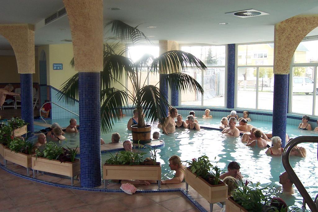 Thermal Apartmanhaz Komárom Εξωτερικό φωτογραφία