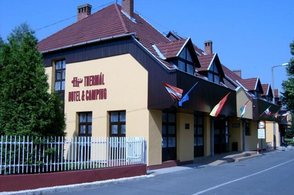 Thermal Apartmanhaz Komárom Εξωτερικό φωτογραφία