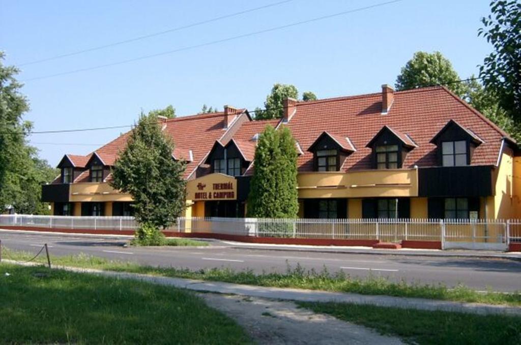 Thermal Apartmanhaz Komárom Εξωτερικό φωτογραφία